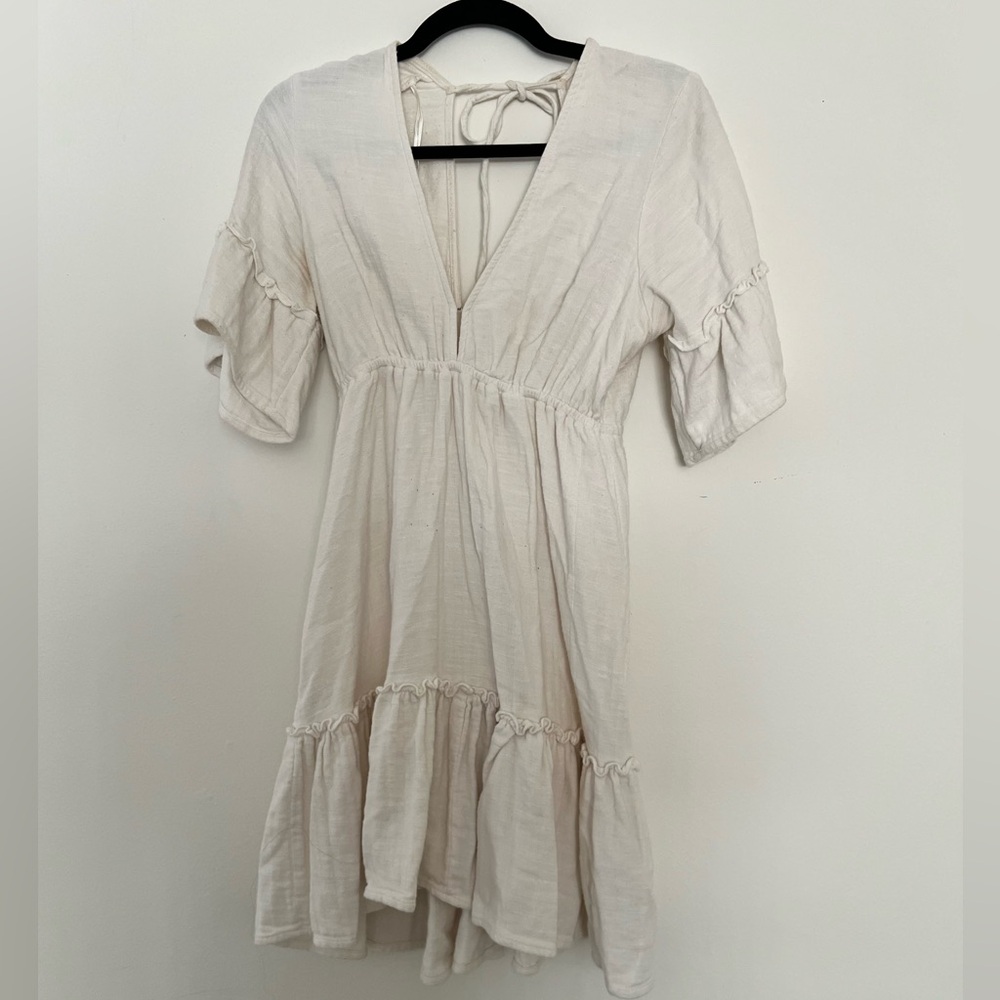Billabong cotton gauzy white short sleeve flowy dress. Size L. Gently worn